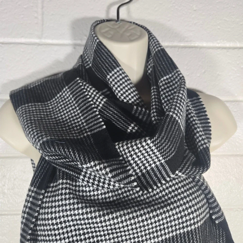 Vtg Houndstooth Plaid Scarf Fringe‎ Winter Classic Cashmere Feel Wool 13x68
